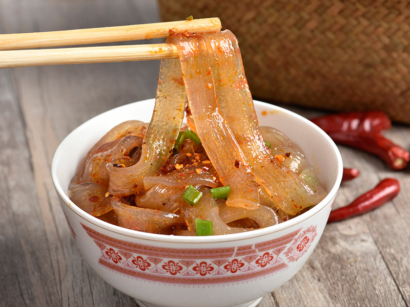 寬粉不止燙火鍋好吃，這樣做更好吃，酸辣入味有嚼勁，暖胃又解饞